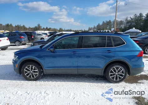 2019 Volkswagen Tiguan Se/Sel/Sel R-Line Jet-Black/Sel R-Line z USA, uszkodzony, nr VIN 3VV2B7AX2KM163421